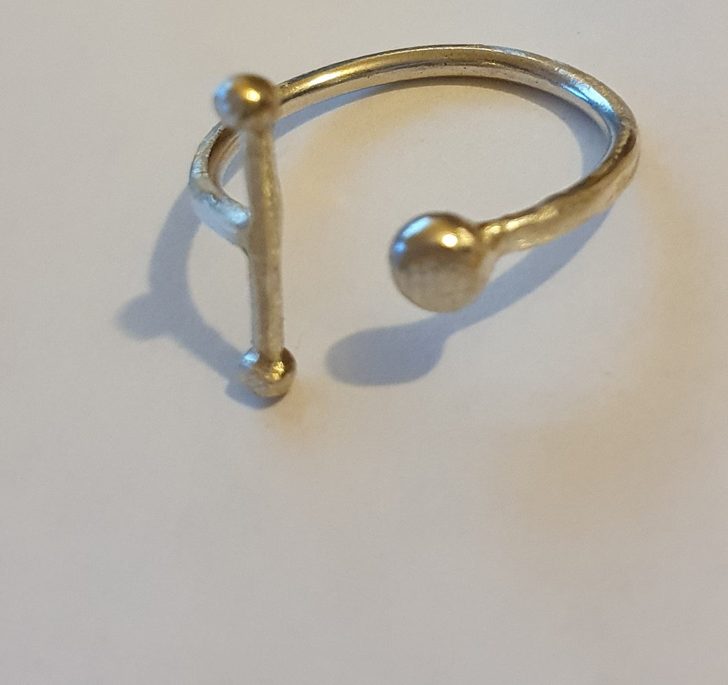 Ring - T bar with 1 molten ball