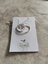 Load image into Gallery viewer, Necklace - Tripple Large Hollow Circles
