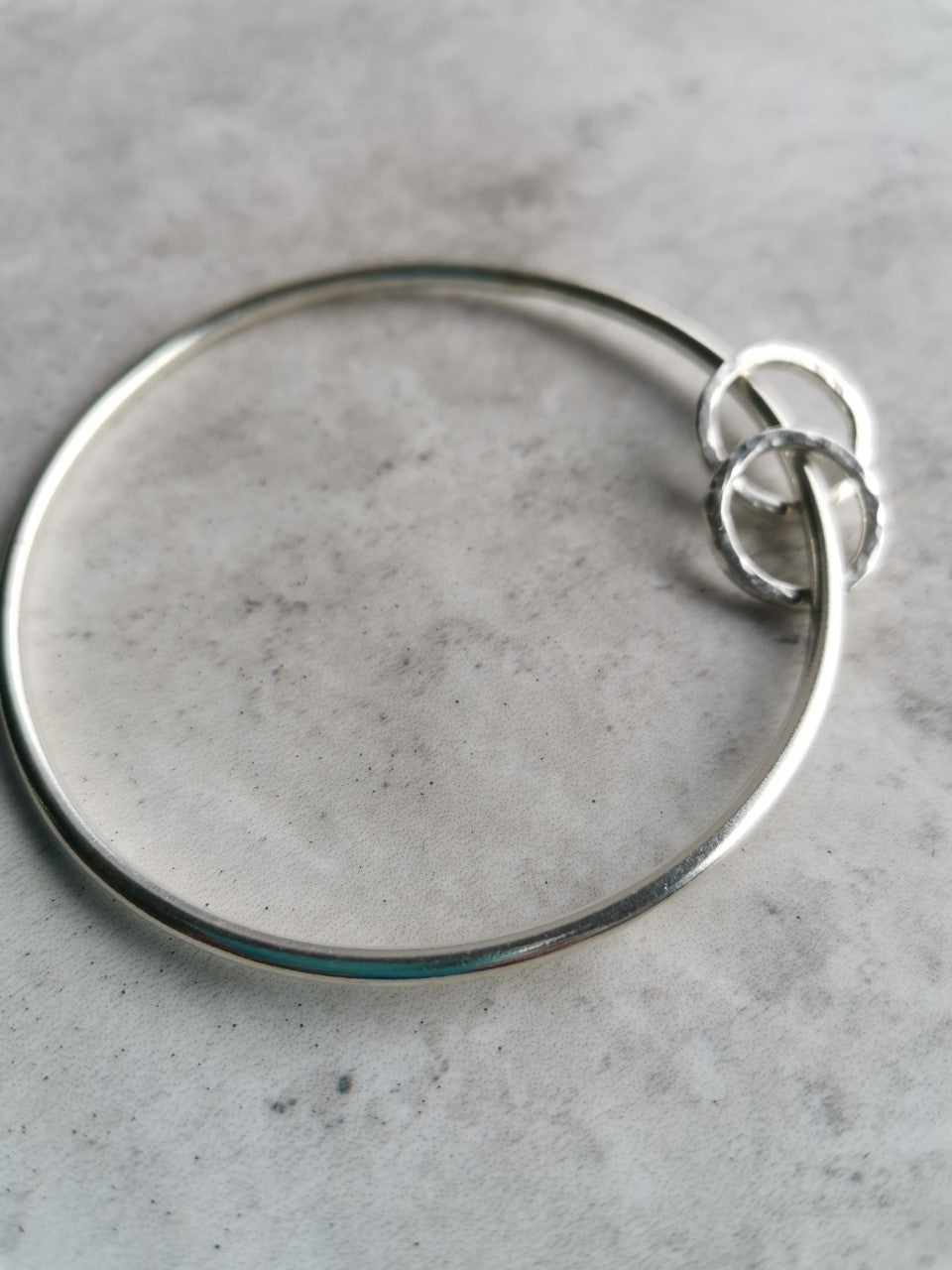 Bangle - Plain with Hammered Hoops